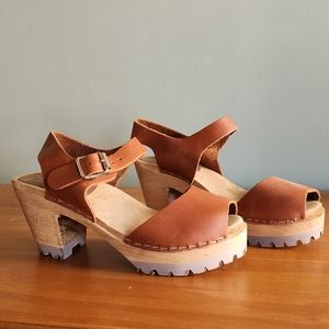 NWT MIA Tan Wooden and Leather Clogs
